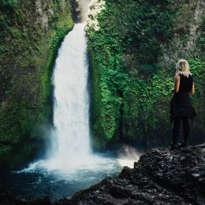Brisbane's Must Do Weekend Getaways - Waterfall - Backpackers World Travel Blog